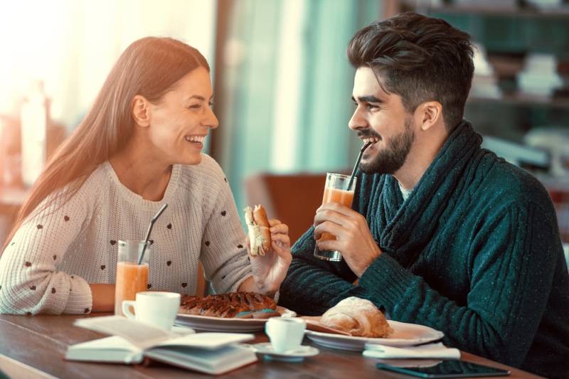 Chuyện hẹn hò: Ai nên trả tiền trong lần gặp đầu tiên?